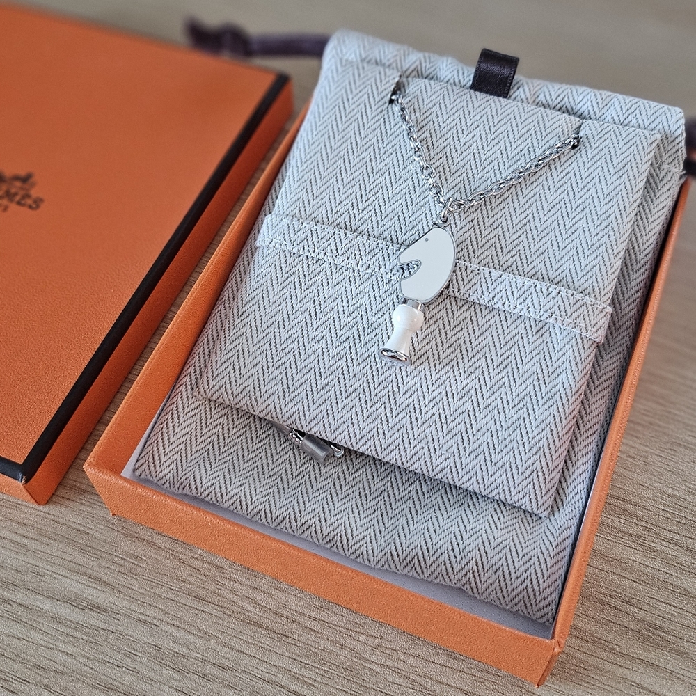 HERMES Cavalier Necklace Craie Palladium